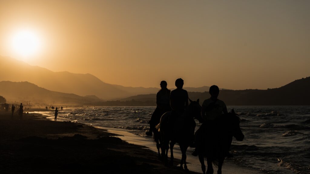 horse riding sunset | CreteLocals