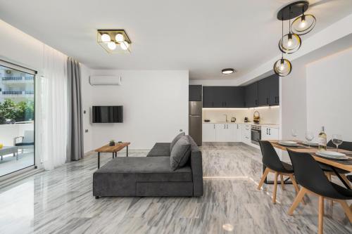 Quarters Luxury Apts