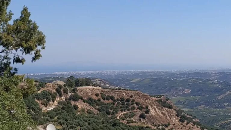 Uncover Agios Myron town: 5 Hotels and Villas for Perfect Holidays