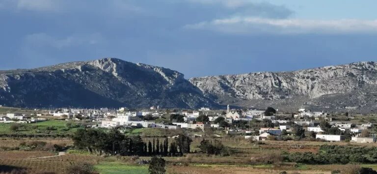 Discover Handras village: Top Hotels and Villas for Perfect Holidays