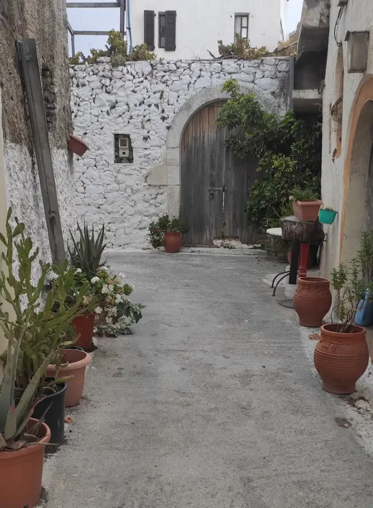 Apartments and hotels in Mesi from Crete Island