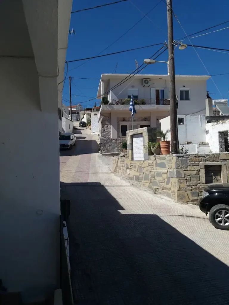 Apartments and hotels in Paranimfi from Crete Island