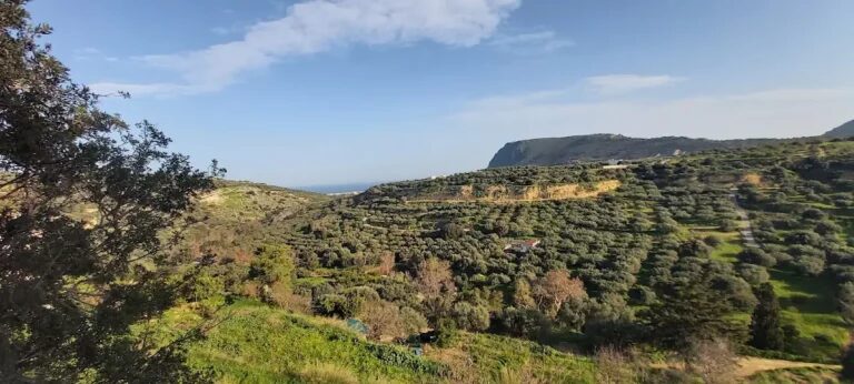Discover Skotino Village: Top Hotels and Villas for Perfect Holidays