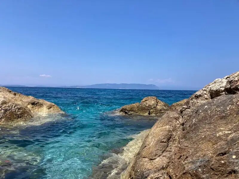 Armenopetra beaches