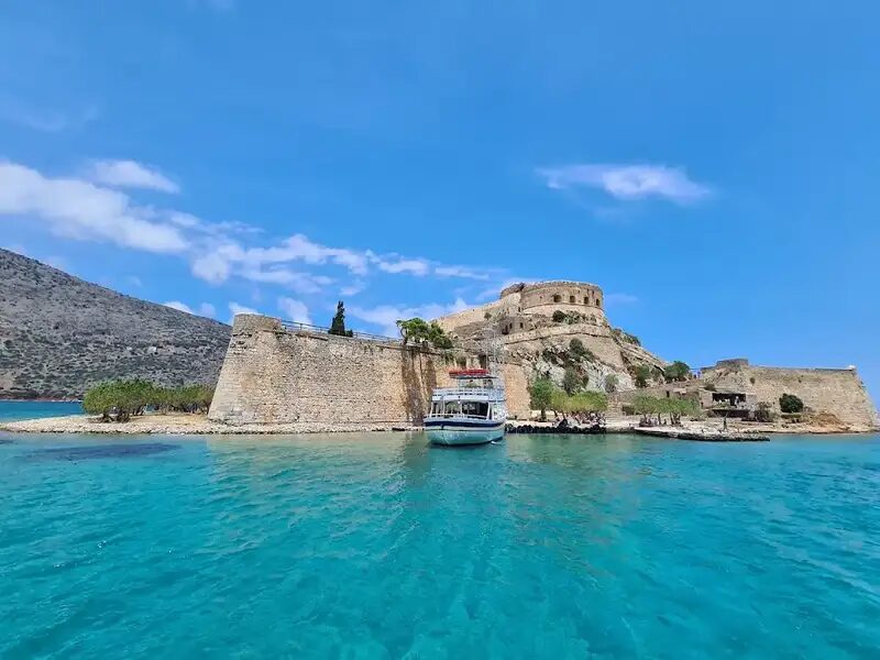 Spinalonga Beach, Crete: How to Reach It, the Swimming and What to Expect