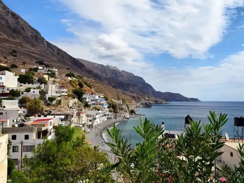 Tris Ekklissies beach