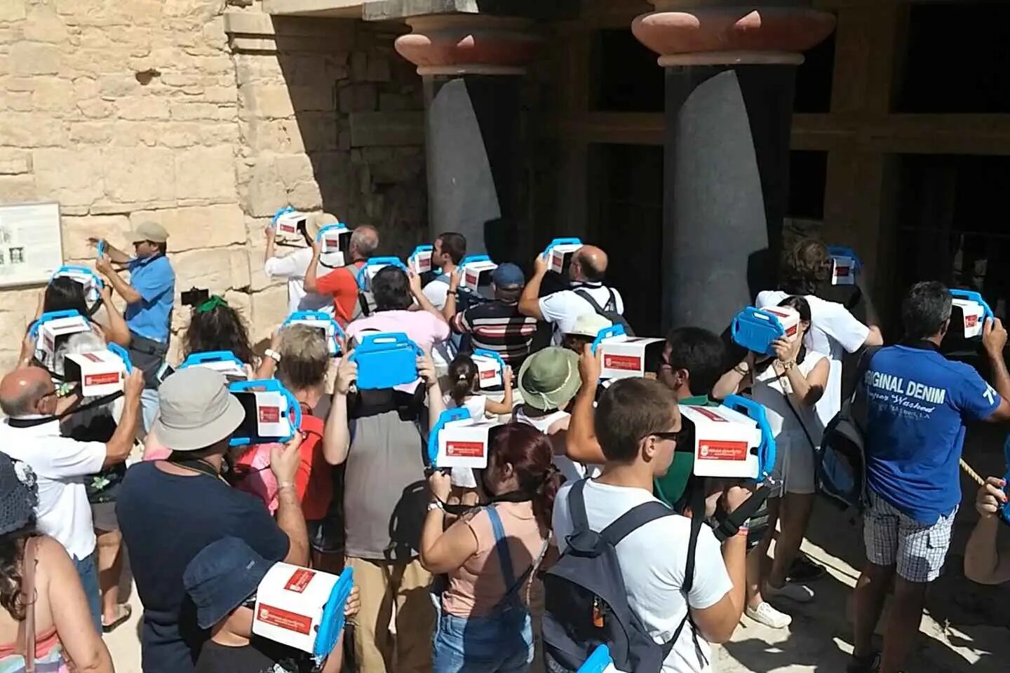 Heraklion: Palace of Knossos 3D Virtual Audio Tour by Tablet