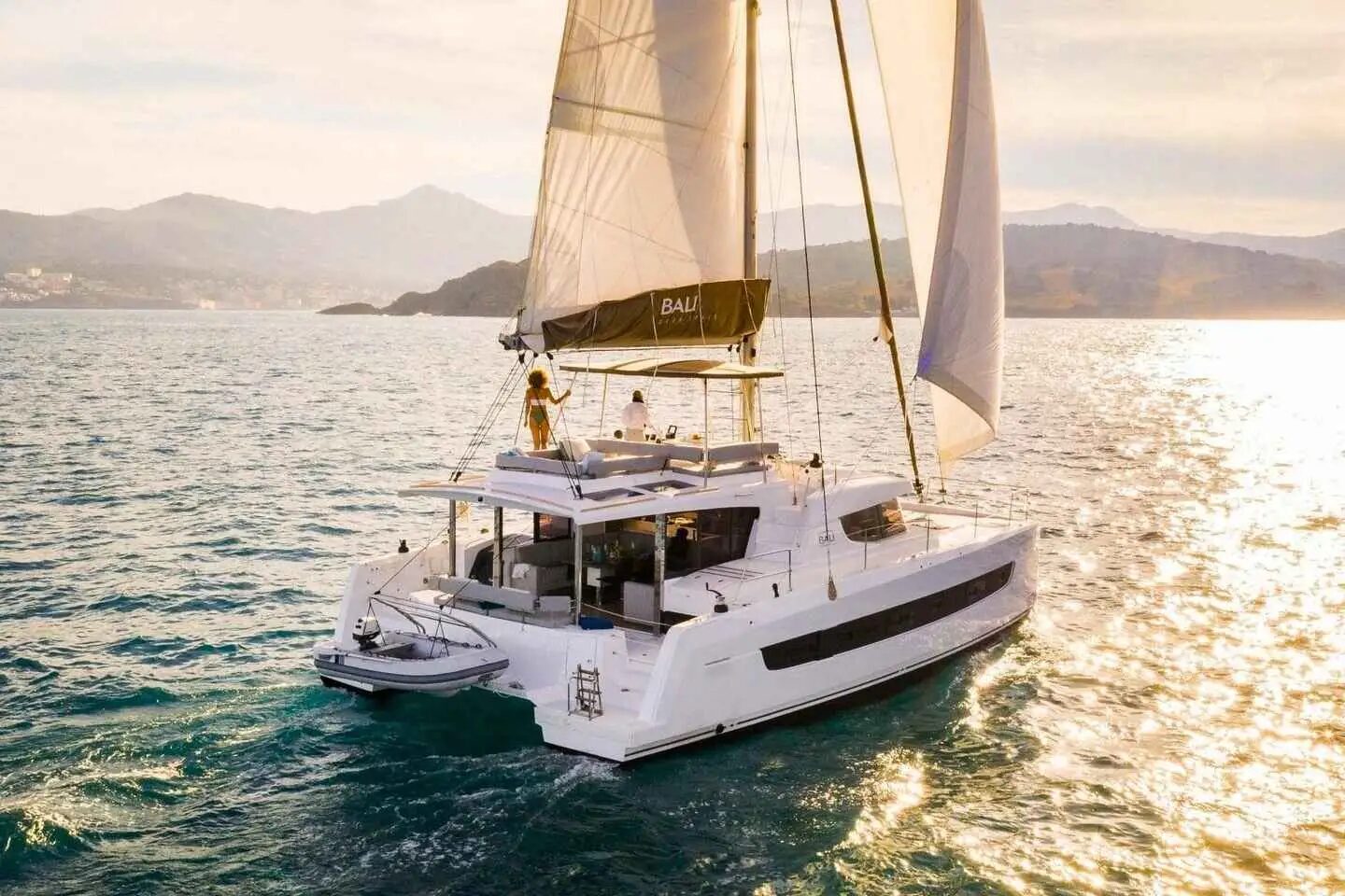 Hersonissos: Sunset Catamaran Trip with Finger Food & Drinks