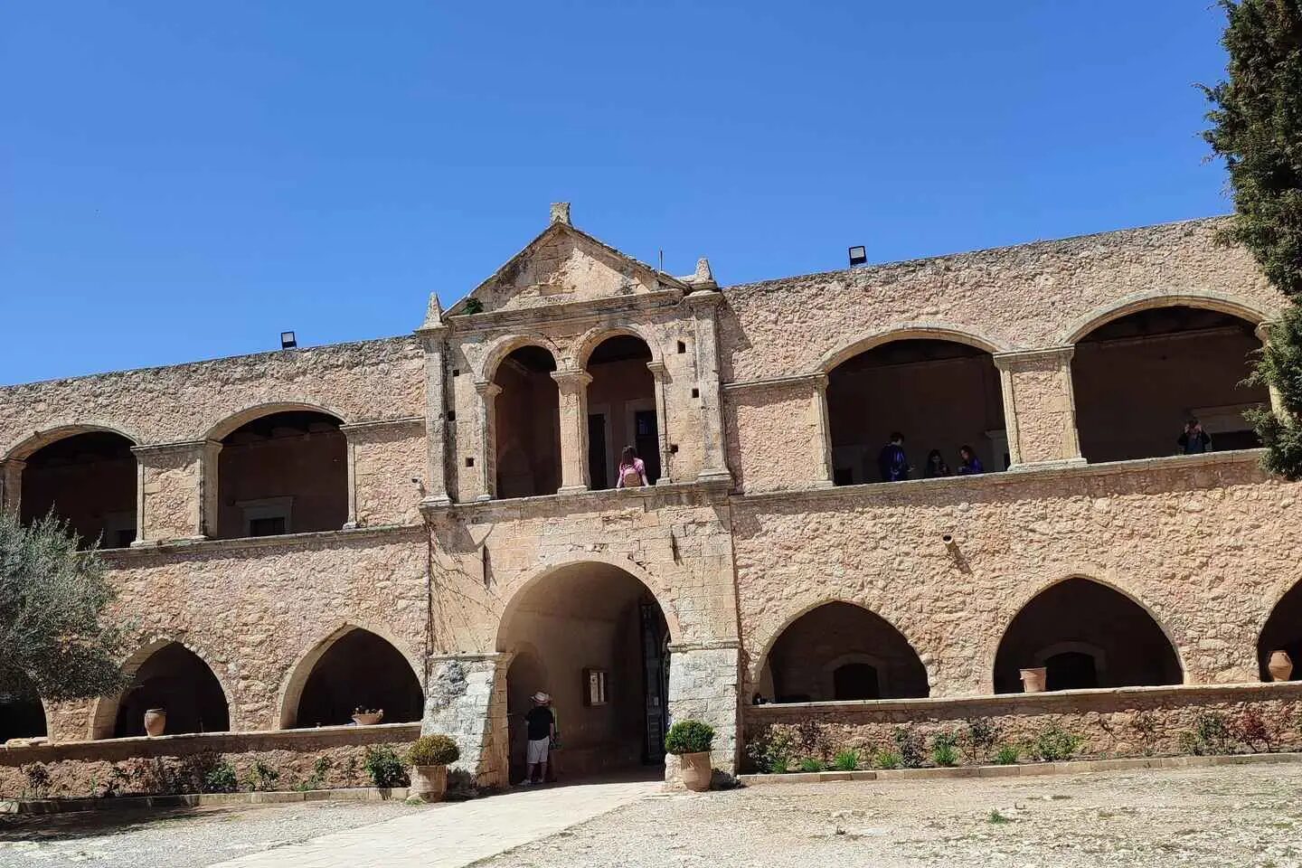 Rethymno: e-Bike tour to Arkadi monastery