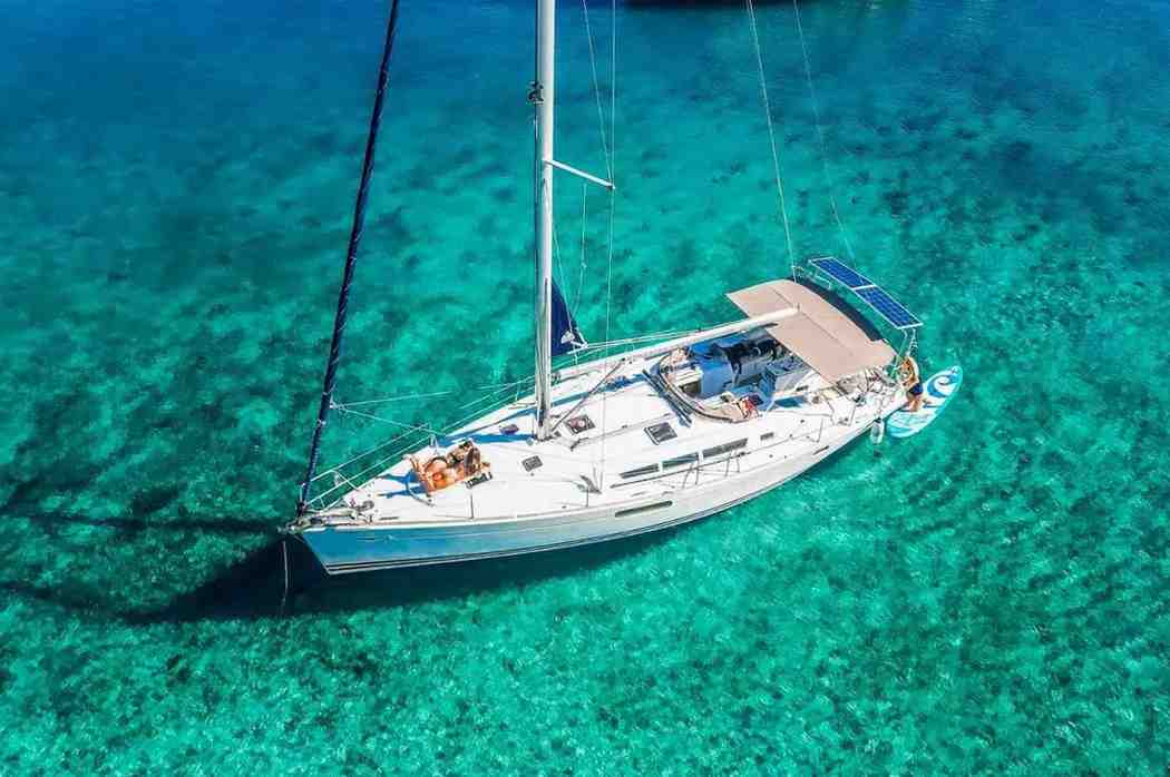 Sailboat cruise with swimming stop in Crete
